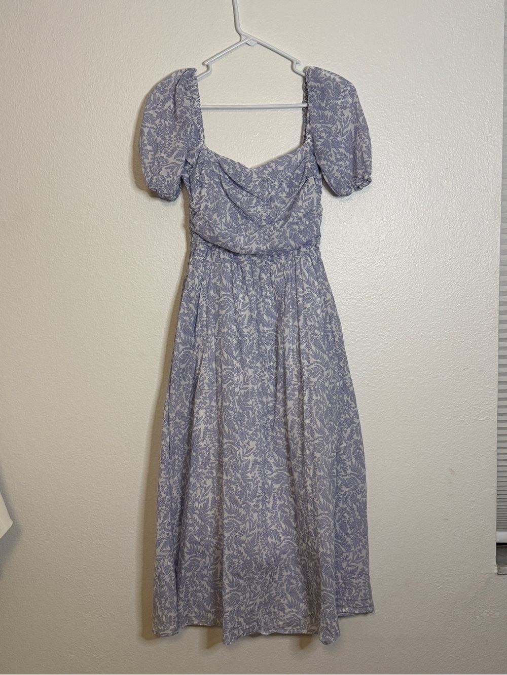 Moda Lavender Floral Puff-Sleeve Midi Dress